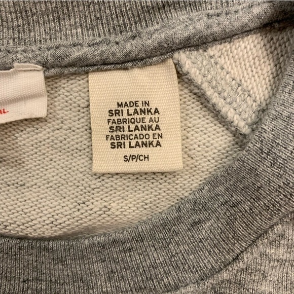 LEVI’S Cropped sweatshirt on grey with logo colour front - Picture 6 of 12